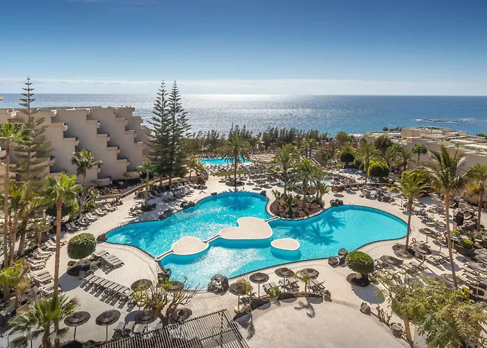 Luxury Hotels in Costa Teguise near Fund Grube Costa Teguise