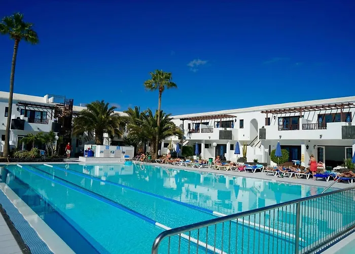 Puerto del Carmen (Lanzarote) hotels near Manta Diving